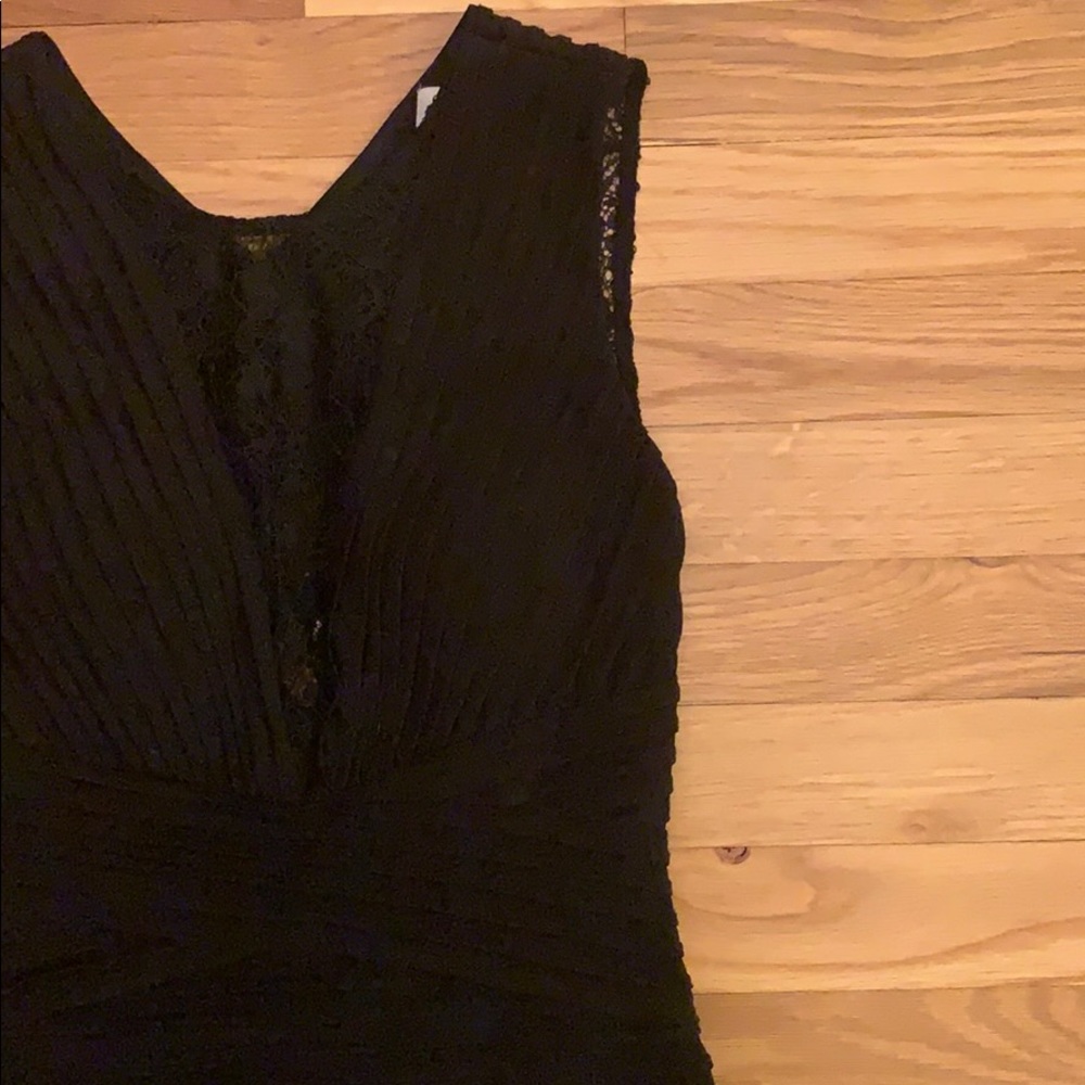 Form fitting Size 2 Calvin Klein dress. - Picture 6 of 6